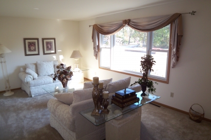 The Granada III - Living Room